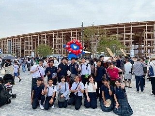 万博（ミャクミャク集合）.jpg