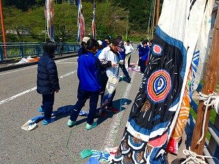 250426　こいのぼりボランティア (38).jpg